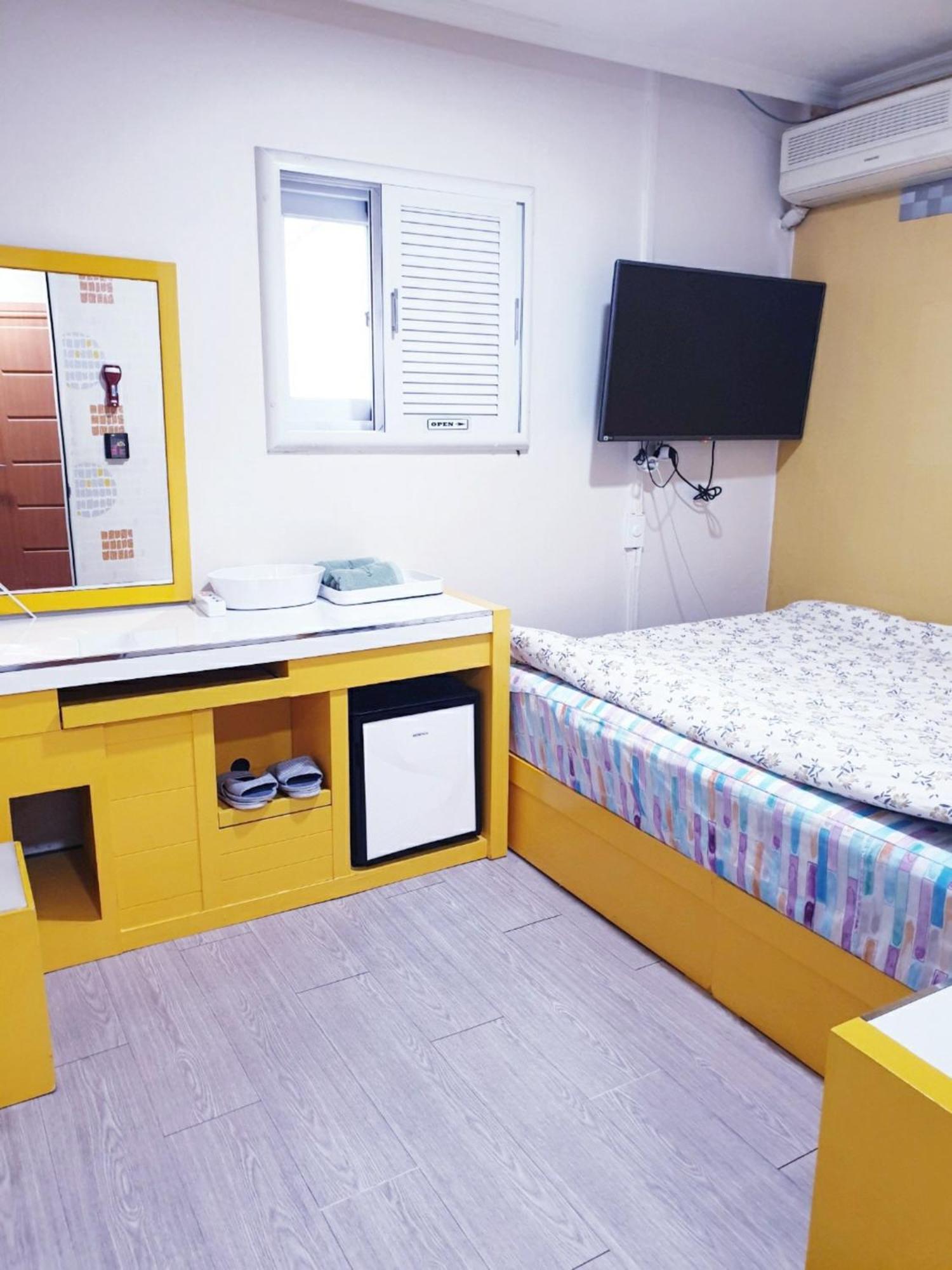 Oppa Hostel Sinchon-Hongdae Seoul Exterior photo